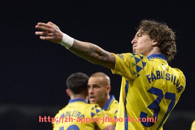 江南体育APP-2025年世俱杯比赛球员跑动距离变化趋势及体能表现